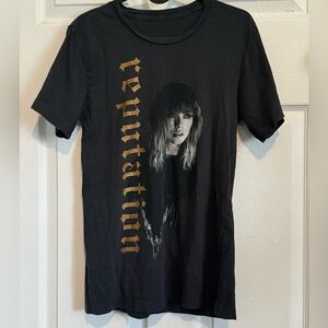 Taylor Swift Reputation Stadium Tour Tee sz s
